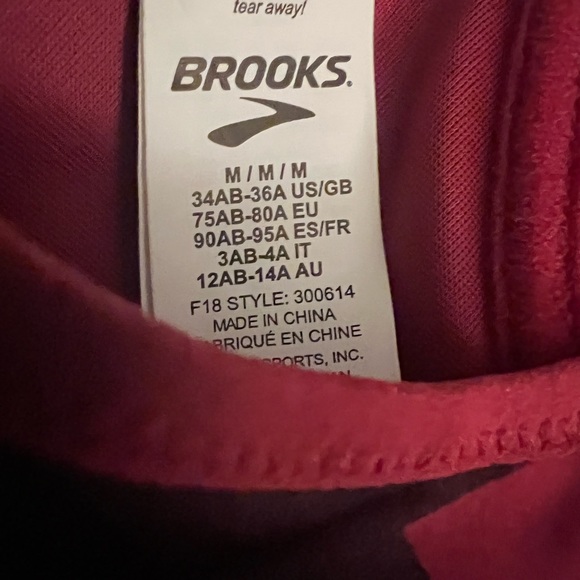 Brooks sports bra medium red and black - Picture 3 of 3
